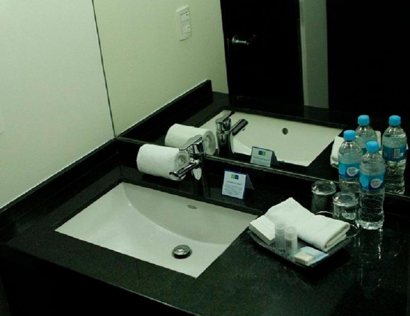 Holiday Inn Express Toluca Galerias Metepec By Ihg Екстер'єр фото